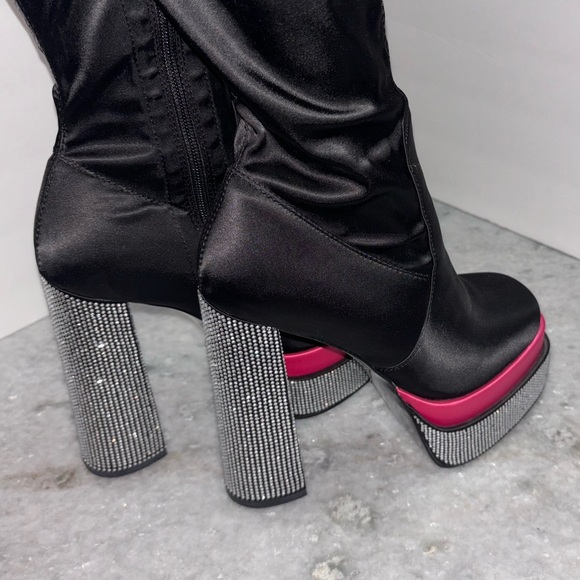 AZALEA WANG Name Your Price Chunky Boot - Picture 2 of 7